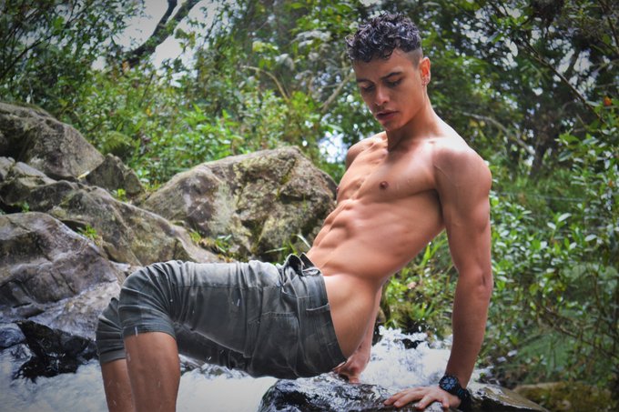 Wish I could find him in the wild ? #HumpDaaaaaayyyy #HumpDayVibes #camguy #wednesdaymorning #WednesdayMood