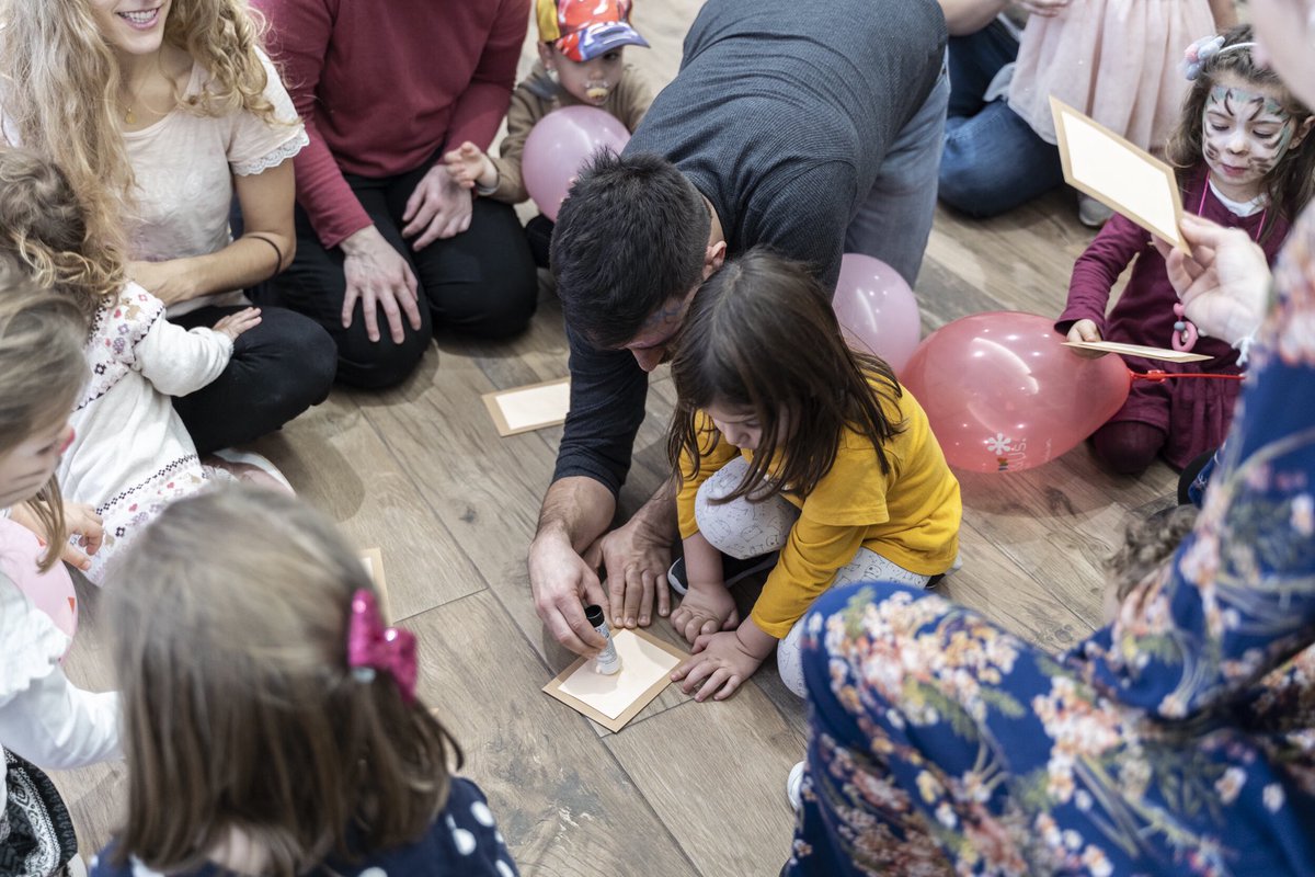 Kaxagunea's tweet photo. Las pasadas navidades estuvimos en Donosti impartiendo un taller de Movimiento y Creatividad para familias. 
Pronto informaremos de nuevas fechas para taller de Mugisormen en Eibar. 🙌🏼 ¿Quién se anima?
@Enclavedesolss #kaxagunea https://t.co/ErrZCQL7wH
