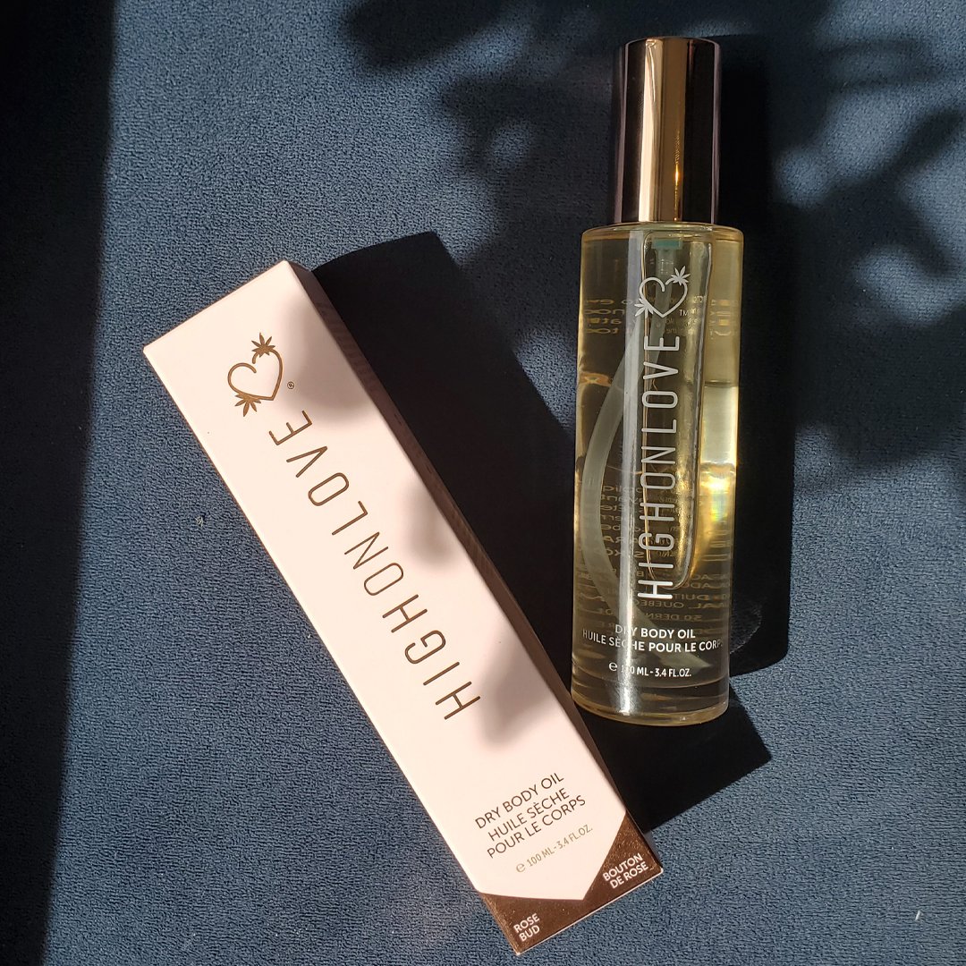 HighOnLove_HOL's tweet photo. Introducing our new Dry Body Oil, with quick-absorbing cannabis seed oil to nourish skin and hair – no grease, all the glow! 🙌
📭 Order yours now and feel like a goddess all summer 💃
#newproduct #drybodyoil #feeltheglow
#highonlove #cannabisoil #selflove #luxury #femaleceo https://t.co/XdjL7dnxZq
