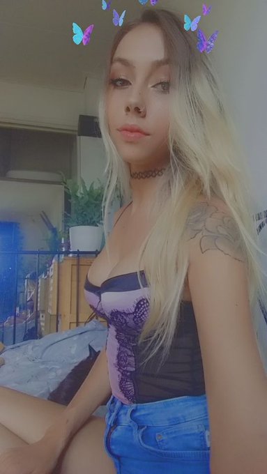 Kathy Rue (18+)👅💦 - 2 pic. Just love my boobiies in this top, had to share https://t.co/tdGjemGhuZ