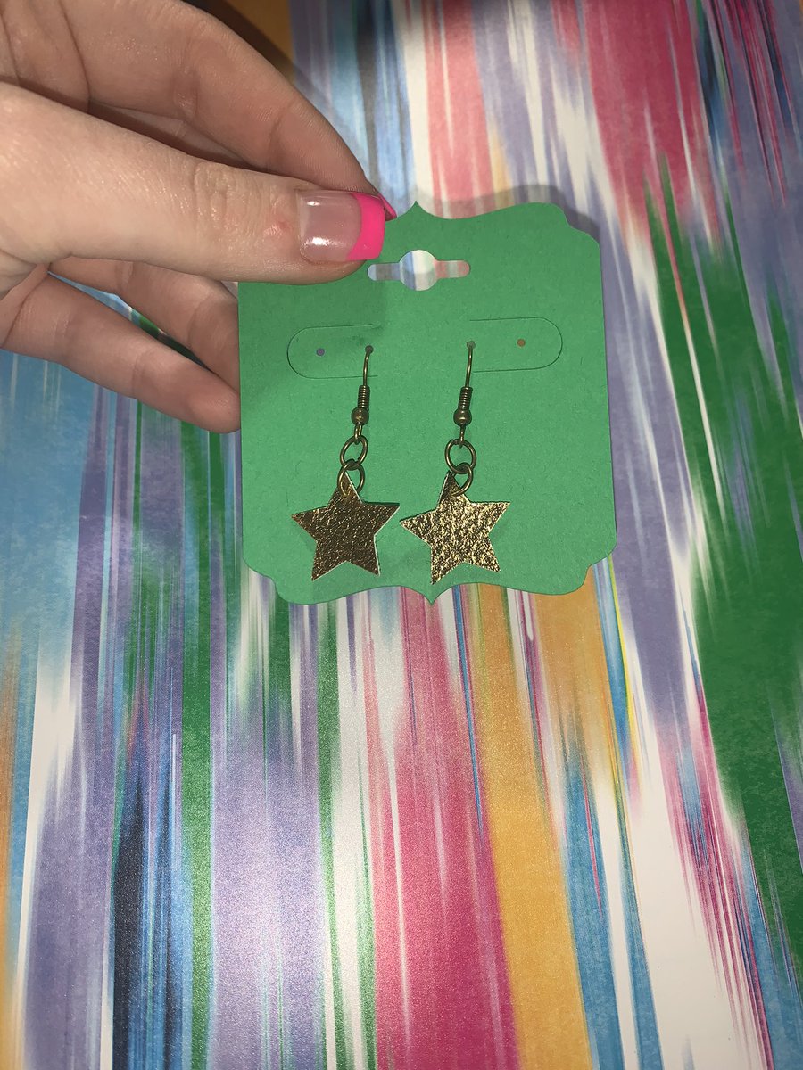 heyitisme16's tweet photo. Hi I made faux leather earrings, lemme know if you want a pair:) 

Silver hexagon studs:$8
Gold star studs: $8
Gold dangly stars: $10

Add $1 for shipping, or you can pickup in College Station. 

I take venmo and Paypal! https://t.co/dWnGVwWjsi