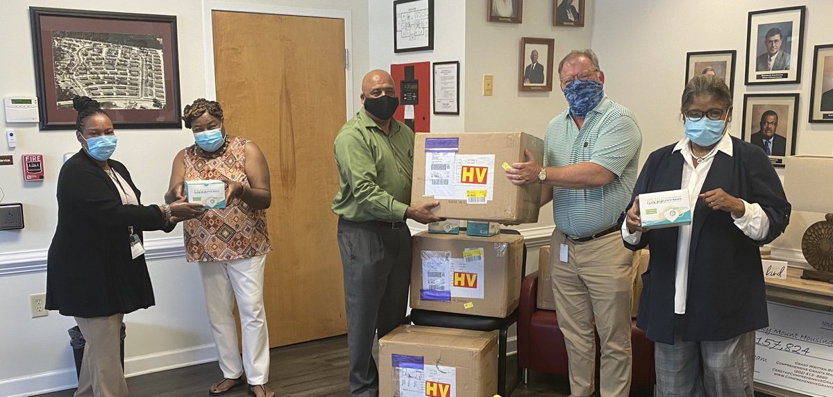 MayorRoberson's tweet image. Thank you, Small Shops Marketplace, for donating 4,000 free masks to the Rocky Mount Housing Authority to support families living there. We are grateful for your generosity and support!