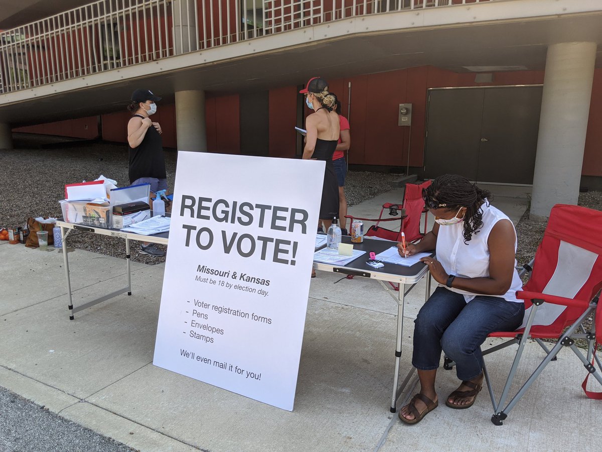 afiakc1's tweet photo. As a reminder, anybody with children (ages 1 - 18) can pick up food boxes today at AFIA. Each box includes ten meals (5 breakfasts and 5 lunches). You can also register to vote from 10am-1pm. Voter registration will happen every Wednesday in July. https://t.co/zMqV1CkLAQ