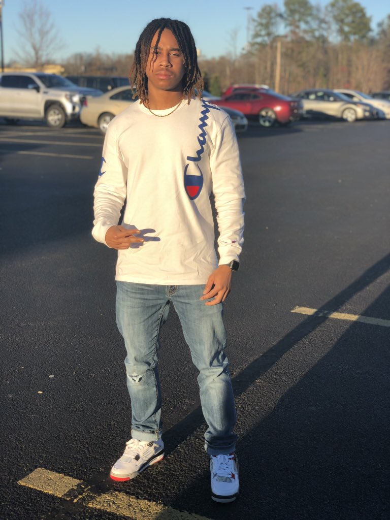 K_loading99's tweet photo. #WhosWhoOfULM
Keith Robinson
Brookhaven, Ms
#Ulm22 (Transfer Student)
Kinesiology Major
Track and Field 🏃🏽♂️
New to the area fwm😊 https://t.co/QUpmmOQCwc