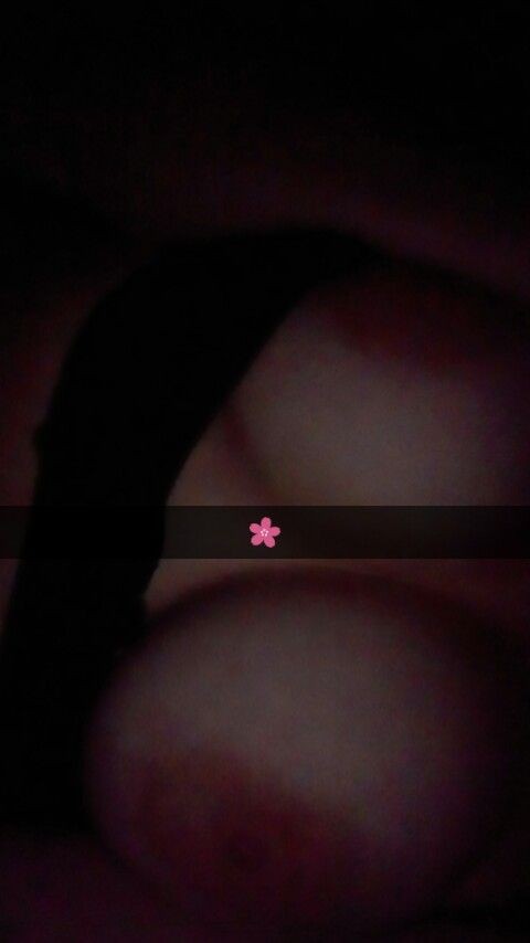 stephanielpbb's tweet photo. dsl pour la qualité😑 150rt j'envoi mon gros cul et ma chatte ❤️ https://t.co/EOkLYToO2q