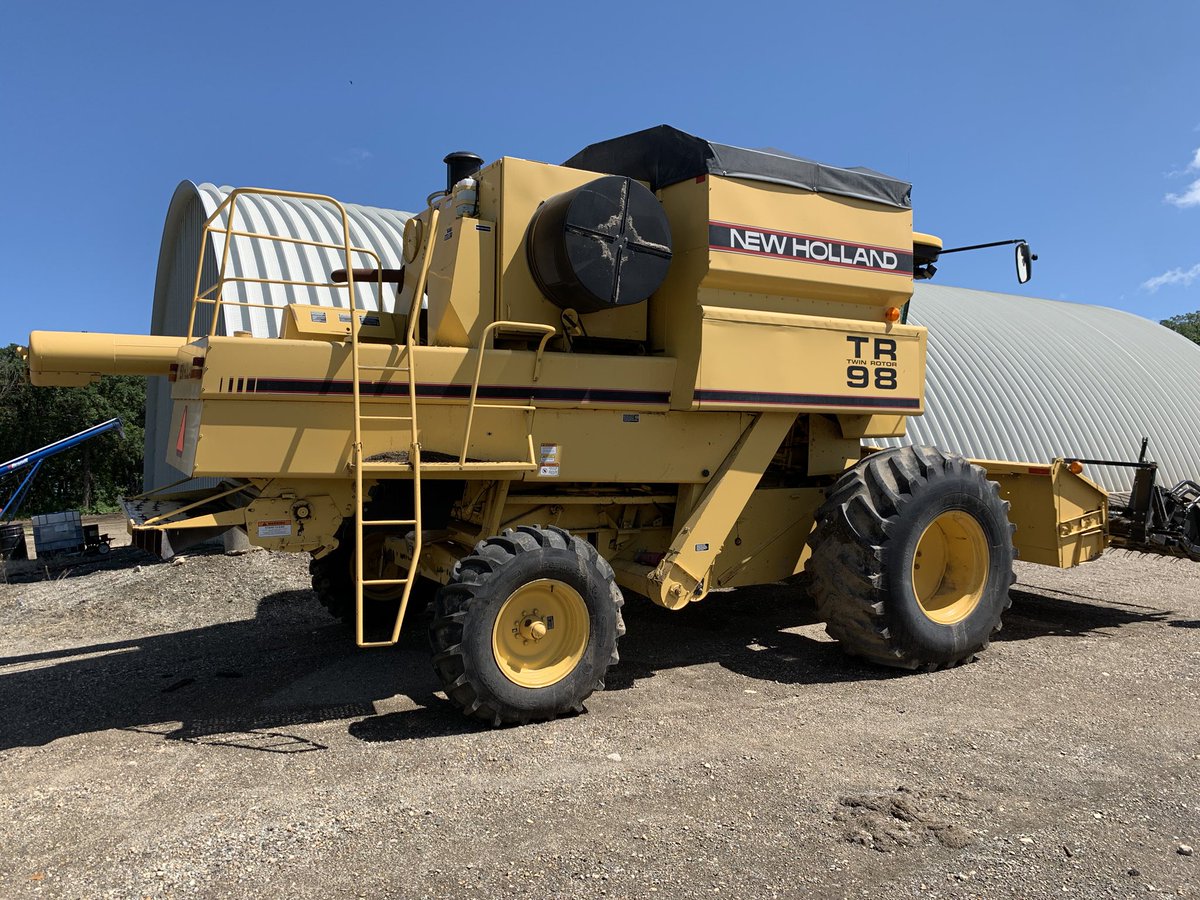 alexdevloo's tweet photo. 1997 New holland Tr98 2800 separator hours. Swathmaster pick up. Looking for $20000 obo  call text 204-208-0318  Tr96 sold https://t.co/x7bfukiiYm