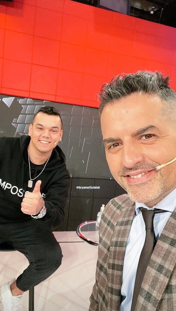 brianteamo_2016's tweet photo. Que hermoso Que estas cada vez más orgullosa de vos 
@BLanzelottaOK 
@cuervotinelli 

TINELLI CONFIRMA A BRIAN https://t.co/qqWrr5Ywem