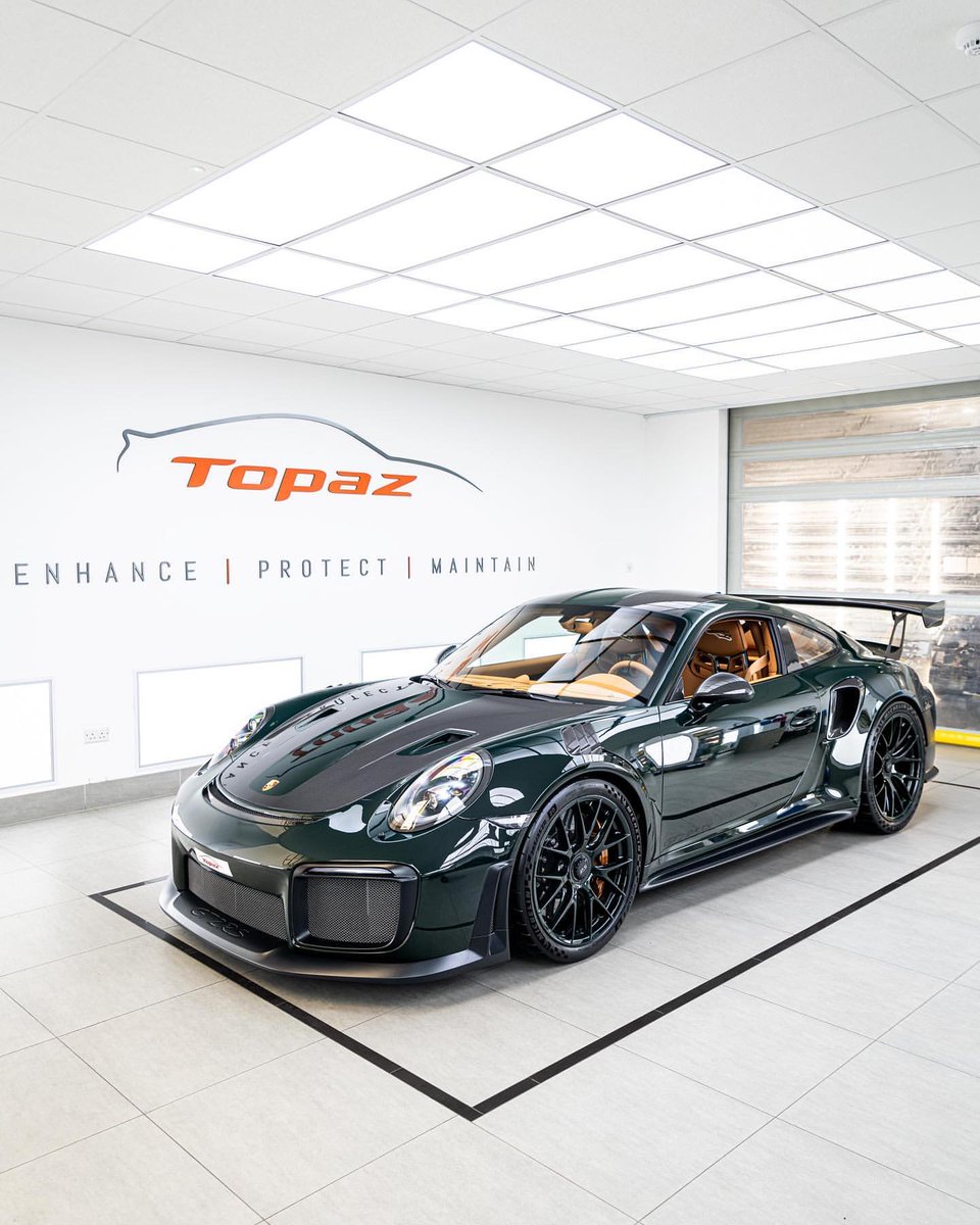carpxrnpicx's tweet photo. GT2RS || ig: @/topazdetailing https://t.co/557Bh4faoI