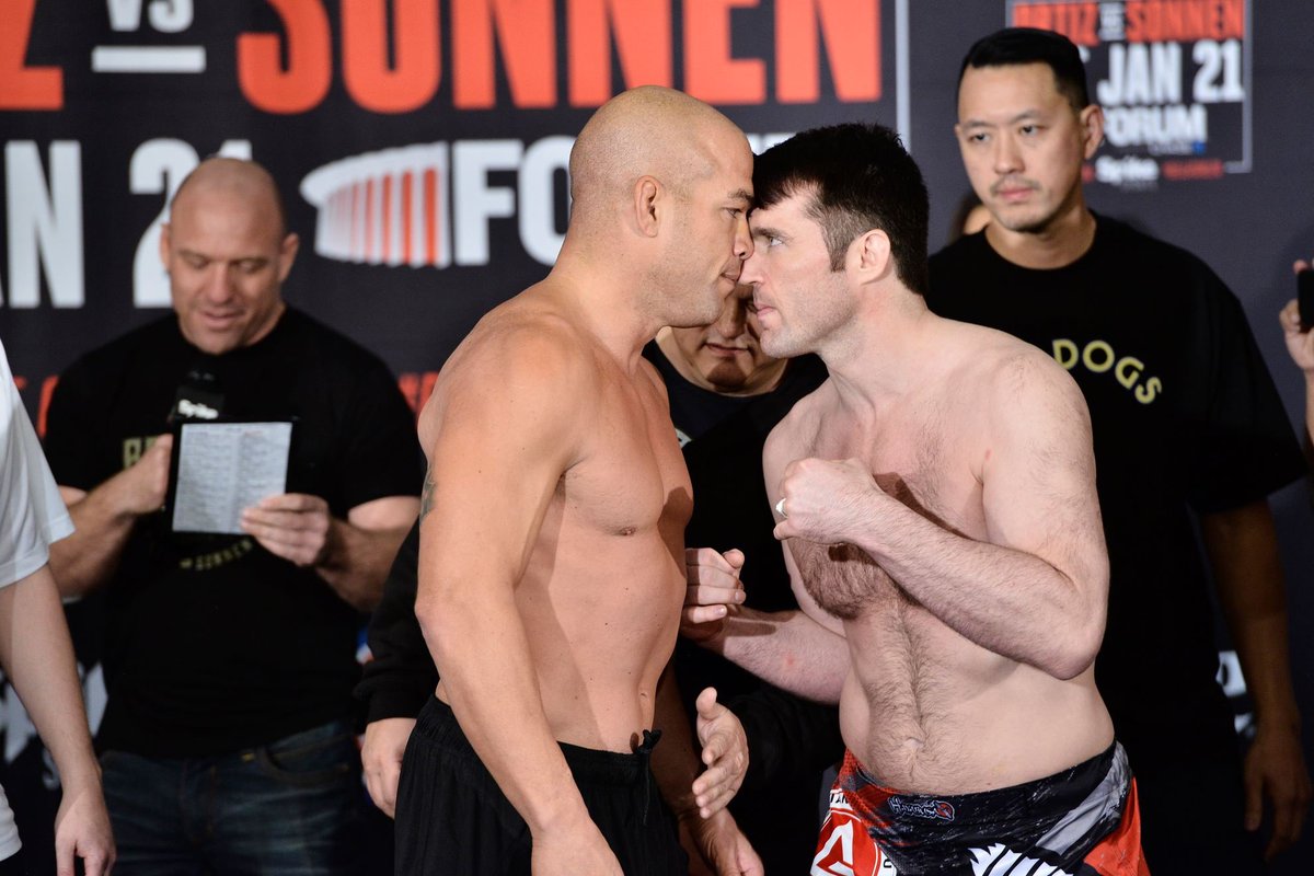 BellatorMMA's tweet photo. Tonight "The Huntington Beach Bad Boy" faces "The American Gangster" in the Bellator cage on your 📺.

Tune in with @CBSSportsNet at 5pm PT / 8pm ET for an all-new 🔌 #BellatorRecharged ⚡️. https://t.co/80DNd5ASjQ