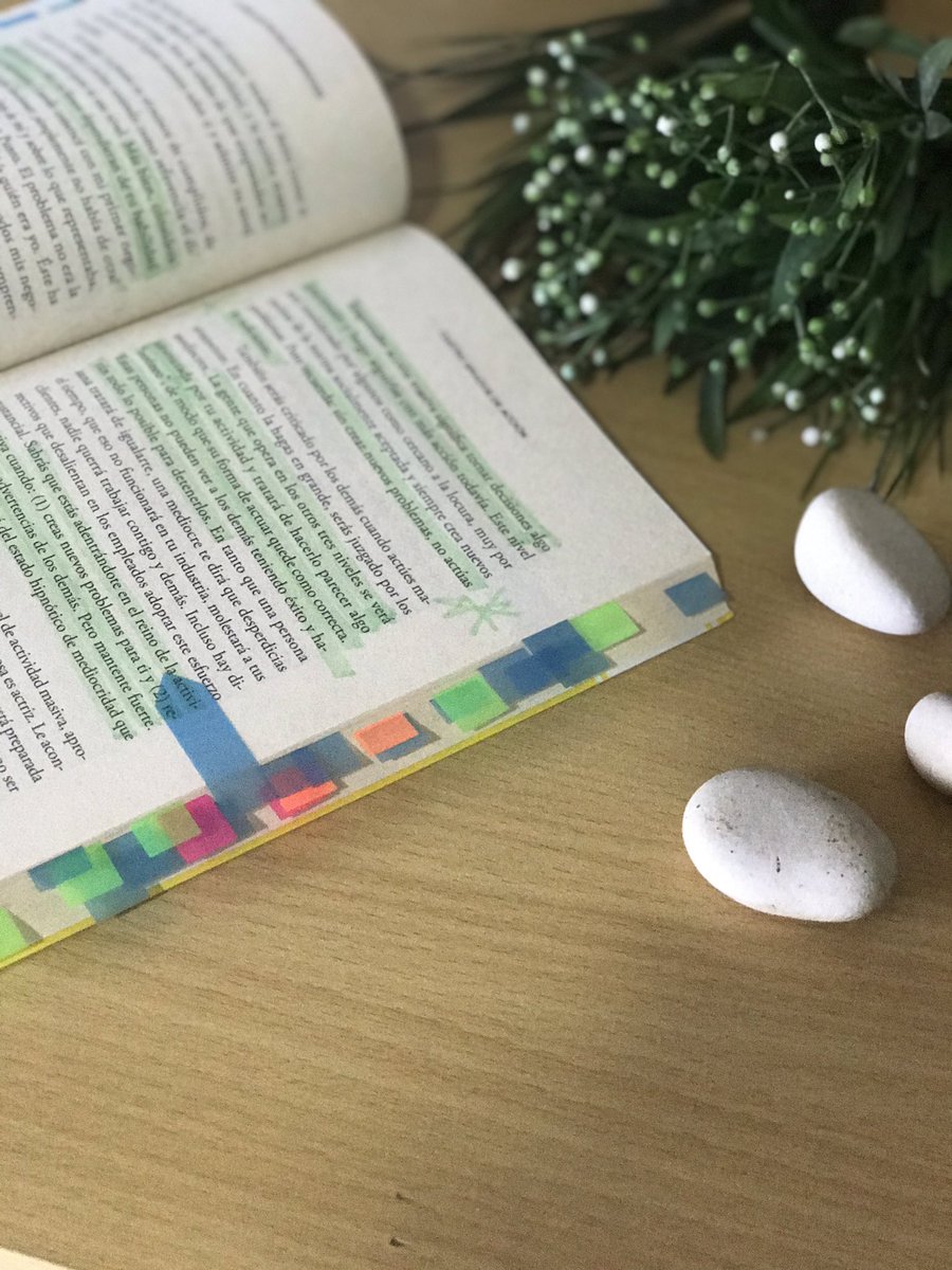 OwlReading's tweet photo. ¡Reader!👋 Te tenemos una pregunta, ¿eres de los que rayan los libros o toman nota?
#owlreading #librosrecomendados #libros📚 #librosymaslibros #librodereflexion #librodepoesias #libro #libros #read #leer #leeresvivir #leeresvida #leerd #rdlee https://t.co/SxCJaEmSQ8