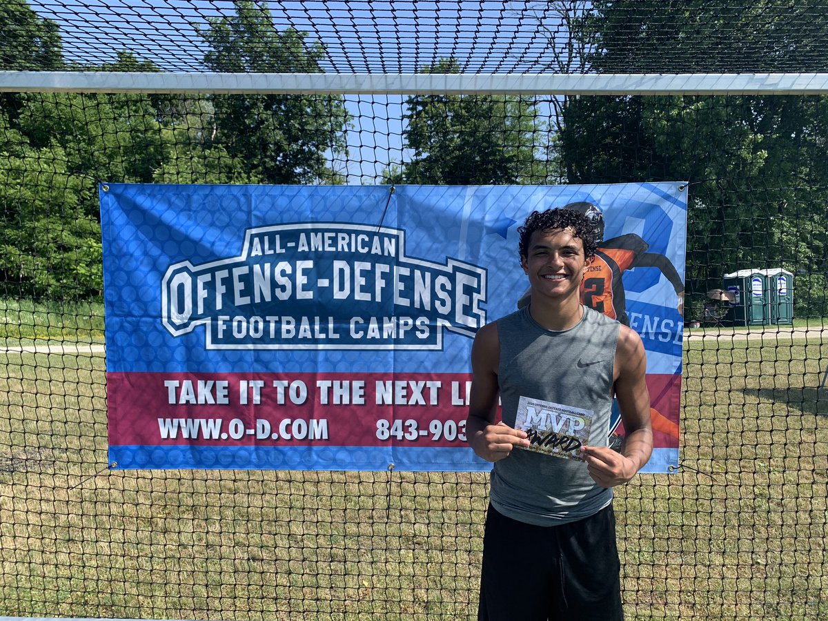champmhenry's tweet photo. Running Back MVP 🥇 @ODFootballCamps @GrandvilleFB https://t.co/H9x4OJVESI