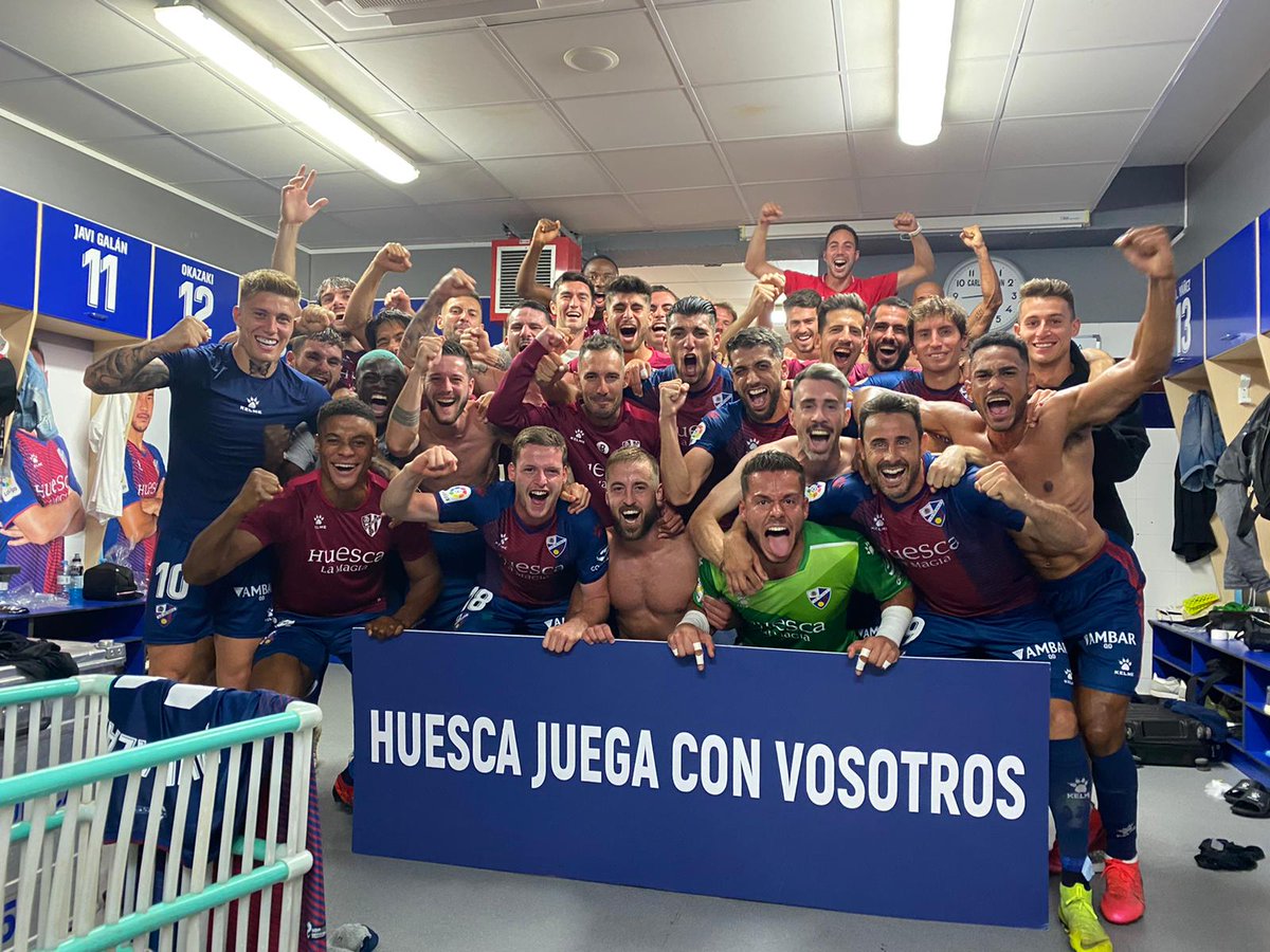 SDHuesca's tweet photo. Hoy el triunfo va por todos vosotros.
Porque aunque no podáis estar en El Alcoraz, le dais sentido a todo esto.

A la provincia.
A la ciudad.
A todos los que #NoReblais.

¡Estamos más cerca! ¡GRACIAS! 💙❤️ https://t.co/vRFDGhI30R