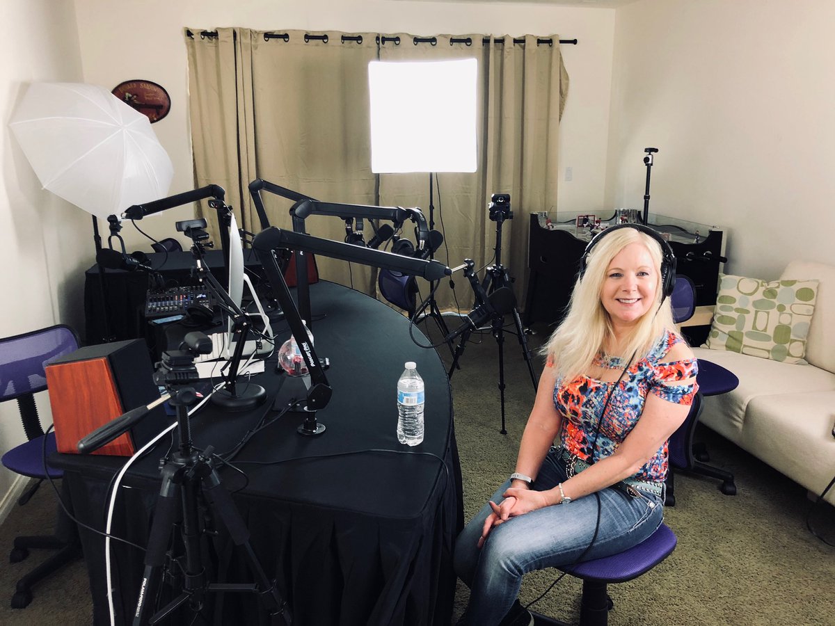 DanTheManSlots's tweet photo. HUGE Thanks to Nancy for being a guest on Casino News Radio today!! Great times!! #Casino #Vegas https://t.co/MfqQ9LnvDC