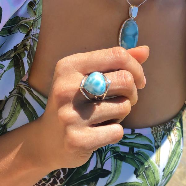 thelarimarshop's tweet photo. Wanting to cheer up a blue mood! Blue #Larimar will make you daydream with the Caribbean blue sea and beaches!
https://t.co/sw35tYyXsa

#Atlantisstone #Dolphinstone #Larimar #Caribbeansea #DominicanRepublic #unique #handmade #rings #pendants #healingstone #tropicalbeaches https://t.co/u9FOovRnRd