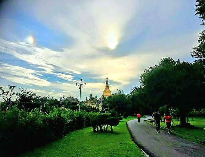 ဗုဒၶံသရဏံ ဂစာၦမိ
ဓမၼံသရဏံ ဂစာၦမိ 
သံဃံသရဏံ ဂစာၦမိ
🙏 🙏 🙏