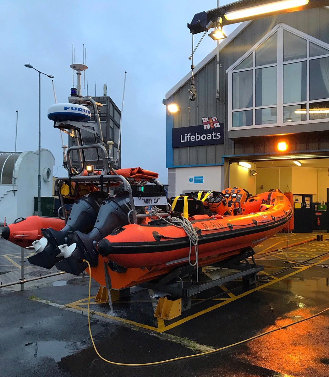 GalwayLifeboat's tweet photo. Pager call tonight: Person onboard a sailing yacht in Renville unwell. The yacht made it to the pier and the casualty was handed over to @AmbulanceNAS Lifeboat returned to the station. #GoodOutcome https://t.co/PSo1DnoxJN