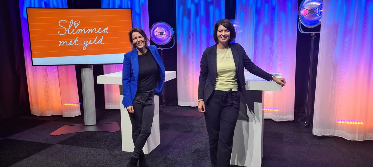 NicoleNeven2's tweet photo. Vanavond voor mij een primeur. Ik heb samen met @EefvanOpdorp een Live webinar event 'Slimmer met geld' gepresenteerd! Spannend, maar zo leuk om te doen! 
Vind je het leuk om terug te kijken, dat kan met de volgende link: https://t.co/qkdDtBgSnU https://t.co/jmnpHpjWaC