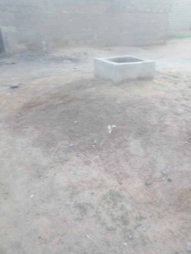 Salam Alaikum This is a plot of land donated by a man in Sauna Kawaji, Nasarawa LGA, Kano. He unfortunately died before the masjid kickstarted, donations are needed fisabilillah to build the masjid Inshaallah. Donate here👇🏾 Acc: Abidina Tijjani Kalarawi Access Bank: 0058947005