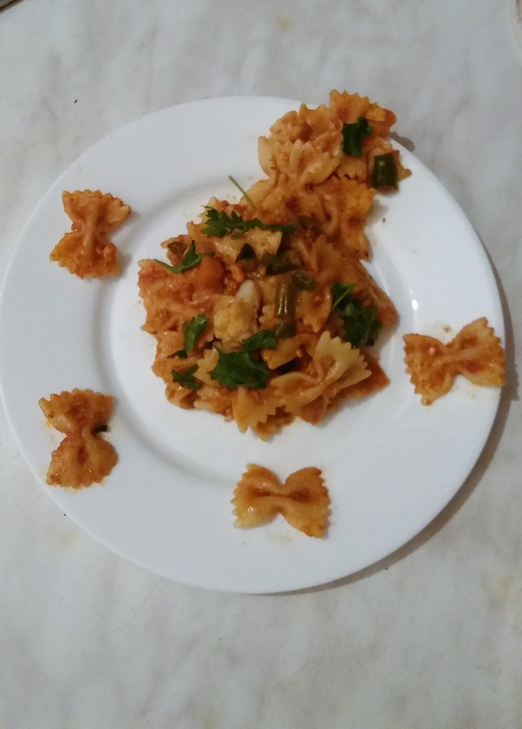 LamiyaS9's tweet photo. Her encounter about pasta di farffalle #butterflypasta https://t.co/WIYpNRsZSJ