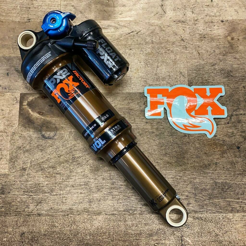 ToroGrind's tweet photo. Someone’s bike is getting a sweet upgrade!
🧡
@ridefoxbike #ridefox #foxfactory #foxdpx2 #dpx2 #suspension #shock #foxshocks #foxshock #mtb #moutainbiking #mountainbike #torogrind https://t.co/wkvW1H5mCy https://t.co/fUJd9RREK6