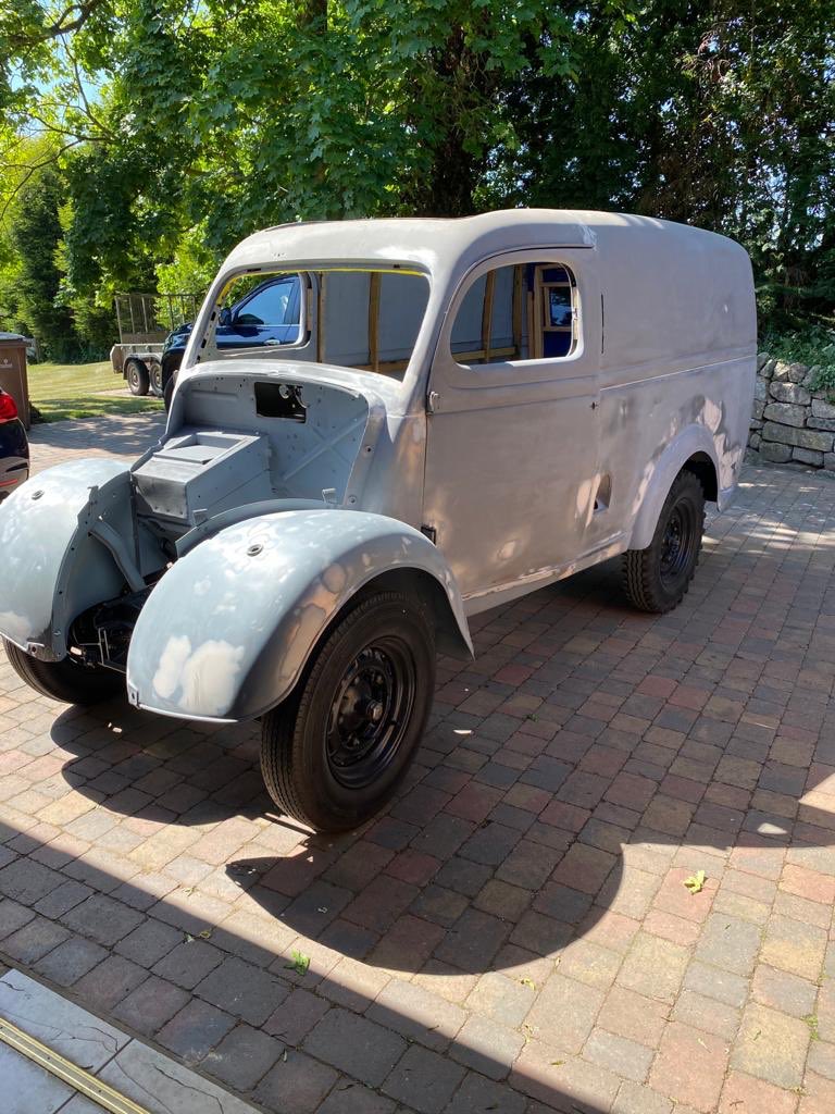 kayiaupt2020's tweet photo. #forhubby he is doing up 1953 van anyone know a body shop paint sprayer. Thank you x @BickerGreg @bjeeves @mpftnhs @Lau_Campbell @paulawoods5 https://t.co/1gQIjhFS5p