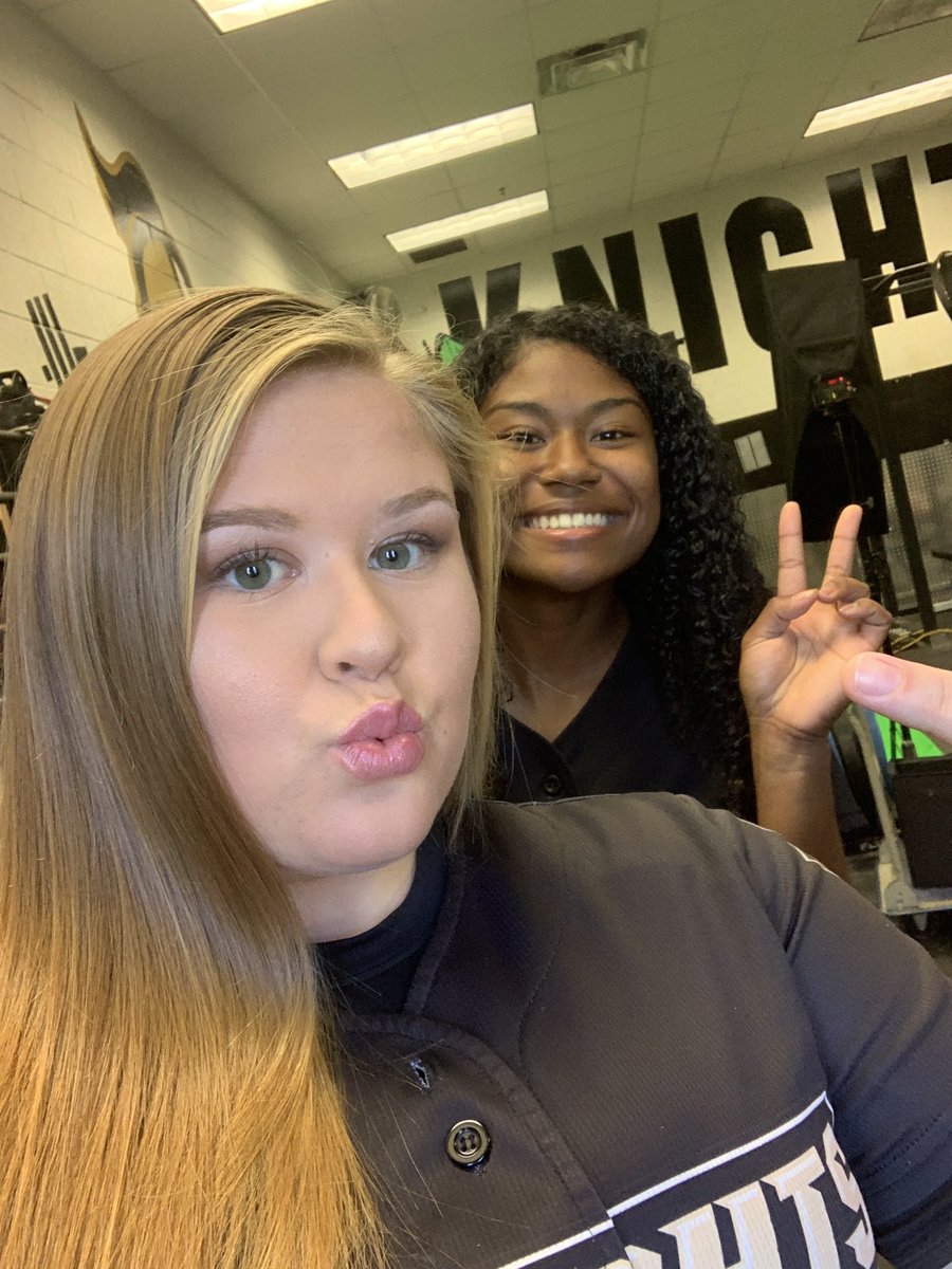 Happpyyyy birthdayyy <a href="/JaedaMcfarland/">Jaeda McFarland</a>