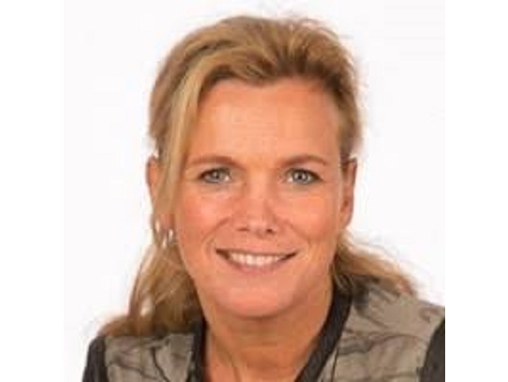 Met ingang van 1 augustus 2020 is Yvonne Geelhoed benoemd als directeur van de R.K. Prins Willem Alexanderschool <a href="/RKPWA_info/">Prins Willem Alexanderschool</a> <a href="/GemeenteErmelo/">Gemeente Ermelo</a>. Zij vervangt het vertrekkende huidige hoofd Christie van Seventer #catent #rooms #katholiek #onderwijs #ermelo ermelo.allesvan.nl/nieuws/detail/…