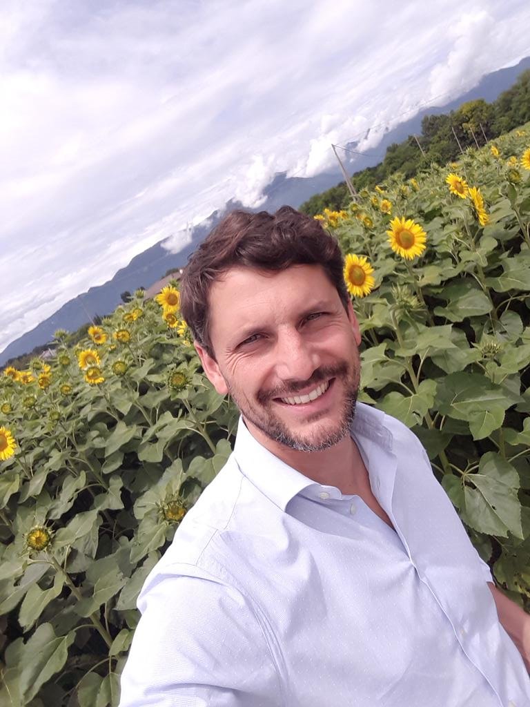 SimonettiDavide's tweet photo. -Non era molto, ma a me che non cercavo altro che immagini da tenere negli occhi, forse bastava-. Italo Calvino, Gli amori difficli. https://t.co/xA1FGu2YdY