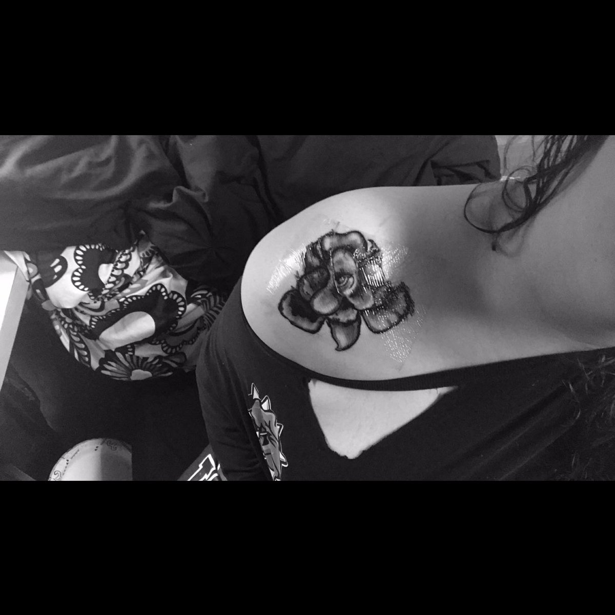I also centered my shoulder bouquet tattoo around the smeraldo flower 