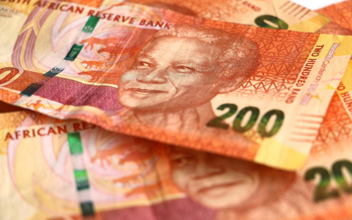 ewnupdates's tweet photo. #RandReport: Rand firmer, mood cautious https://t.co/9dLj92oSb8 https://t.co/gEv57tY4of