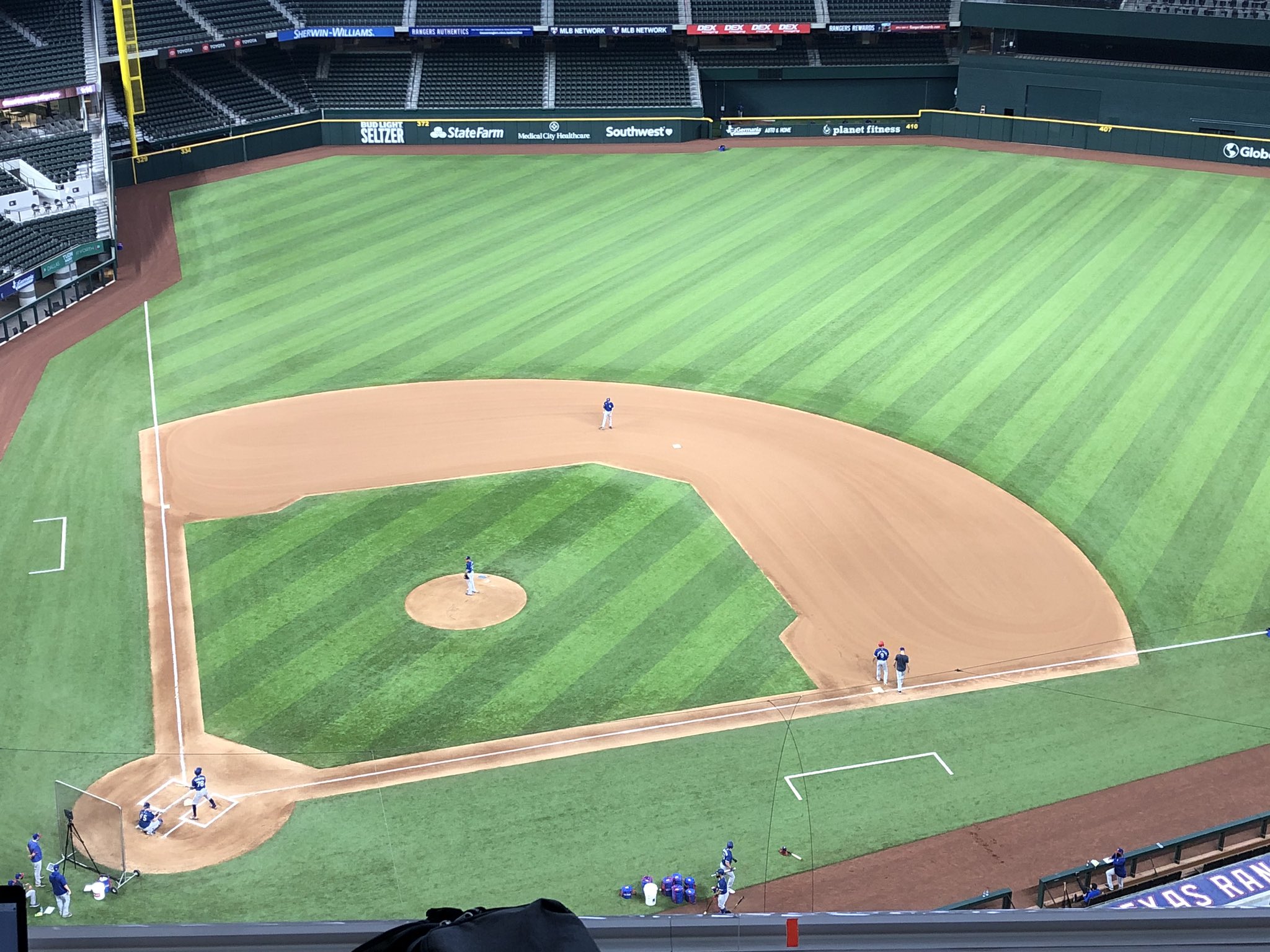 EcbFiYfXsAEX9Kd?format=jpg&name=large