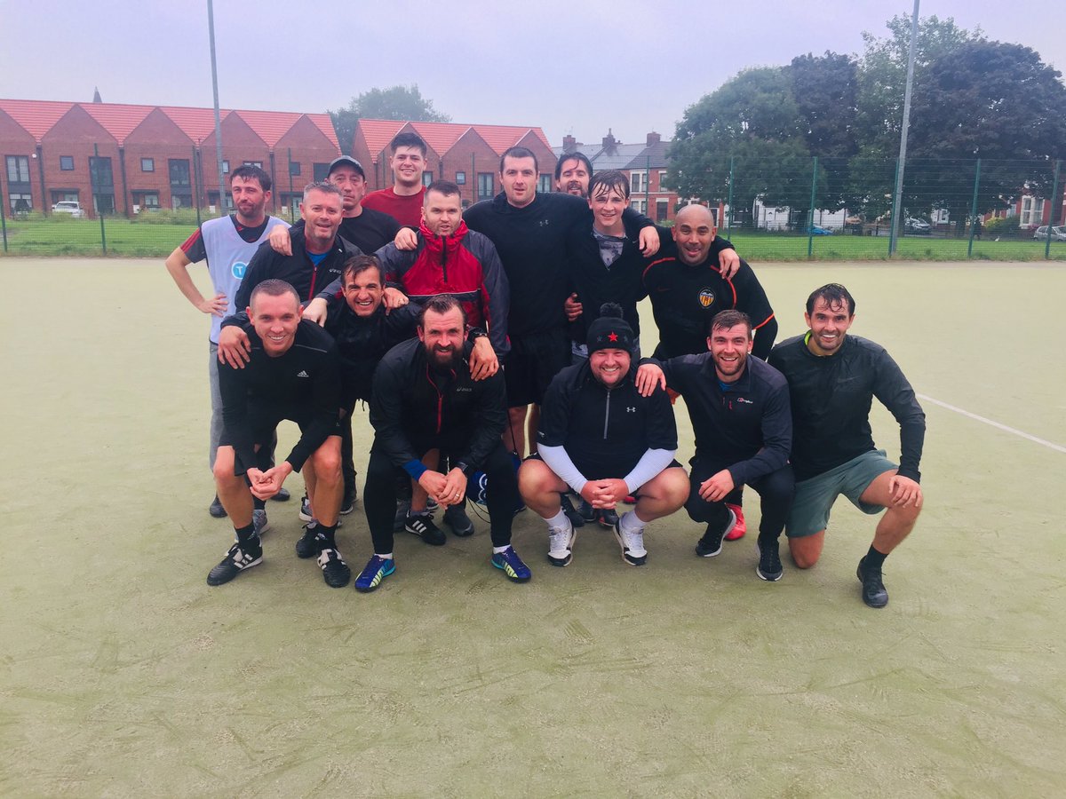 35sAph's tweet photo. Good workout again @35sAph #fiveaside #stannyfields @JamesKelle @Dcarson1986 @leebeck1982 @Paulmcinerney29 @Stemurph72 @realsmigger @4everYoungRaves @TonyCaldwell18 @JohnCassell5 https://t.co/boKT7zpfpr