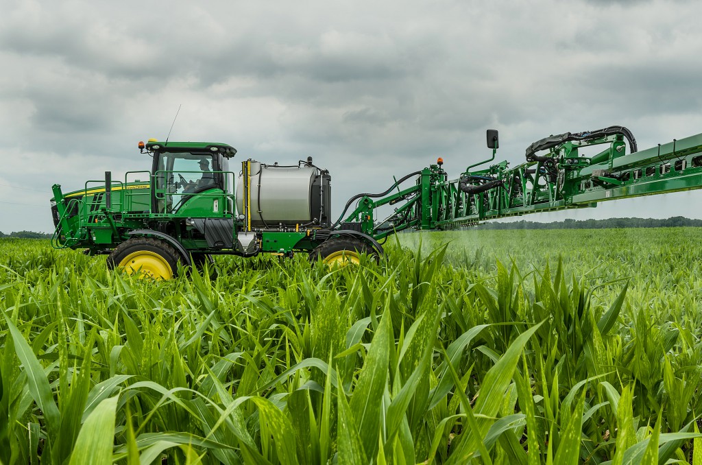 machinefinder's tweet photo. Spraying Accurately With #JohnDeere AutoTrac Vision and AutoTrac RowSense https://t.co/3v6WkYmmmN #PrecisionAg #AgTech https://t.co/iyPDLiDLdw