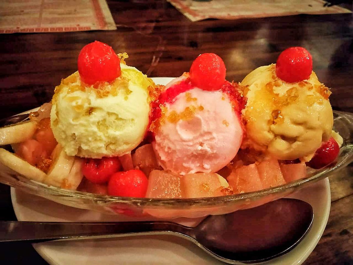 Life is like ice cream. Enjoy it before it melts.
It is usually made from dairy products, such as milk and cream, and often combined with fruits or other ingredients and flavors.🤤🤤👩‍🍳😋
#foodblogger #icecreamlover #yummy #foodie #dinnertime #phonephotography #stayhomechallenge