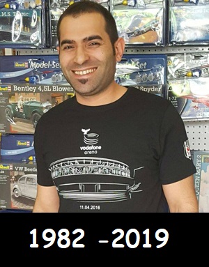 _Coktafifi_'s tweet photo. O genç bir fidandı daha çok çiçekler açacaktı ama bir hiç uğruna kırdılar o fidanı. Şimdi o Kardeşimiz için Adalet istiyoruz şayet kaldıysa... İlk Duruşması Yarın #SendeOradaOl 

Serdarİçin ADALET
#BireyselSilahlanmayaHayır https://t.co/xpfVOmYyn5