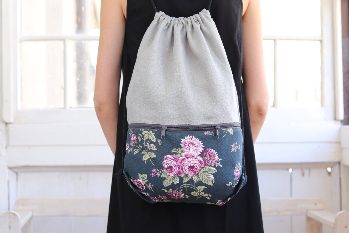 Linen and Cotton backpack with zippered pocket, purple flowers etsy.me/2W2IG1k #gray #green #drawstringbackpack #backpackforman #backpackforwoman #monogrammedbag #lightweightbag #gymbagwoman #turnbeutel