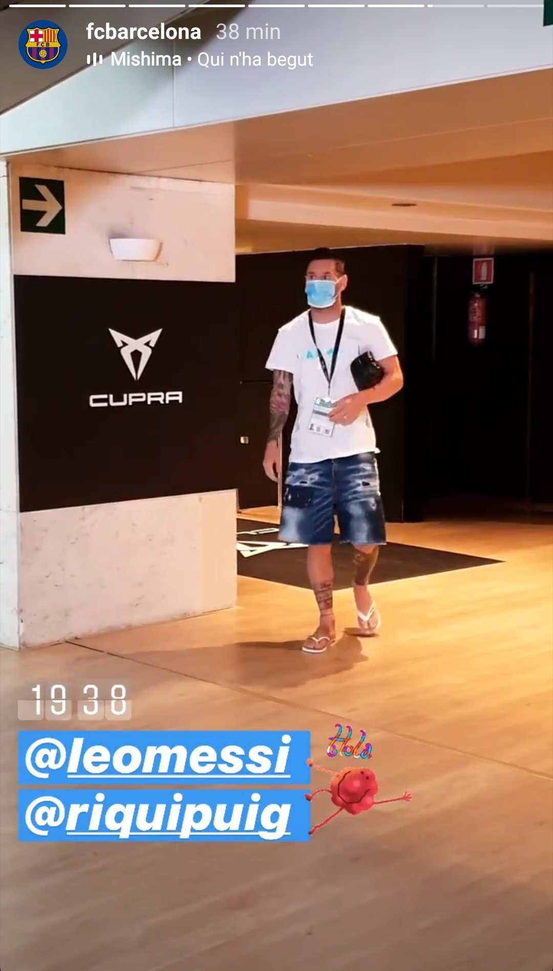 Michele Lima on Twitter: "Messi chegando de chinelo de dedo, afinal, tá em  casa 😅 https://t.co/0bo4A4VAf2" / Twitter