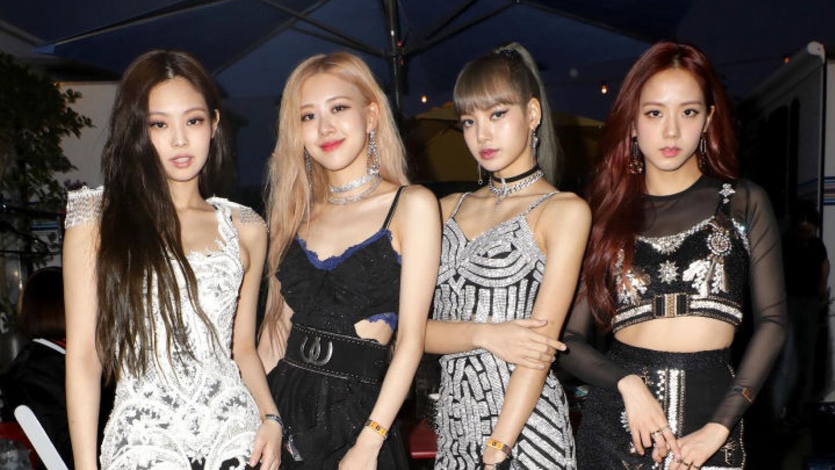 blinkinyourarae's tweet photo. I dont know how they do itt HOWW AHXDJSN #BLINK #BLACKPINK https://t.co/D4f2FOvIfn