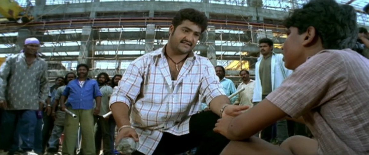 NTR2NTRFans's tweet photo. This Scene took the Movie to Next Level🔥
Carried emotions with ease 👌👌
#17YearsForIHSimhadri || @tarak9999 https://t.co/3t48WQy3ga