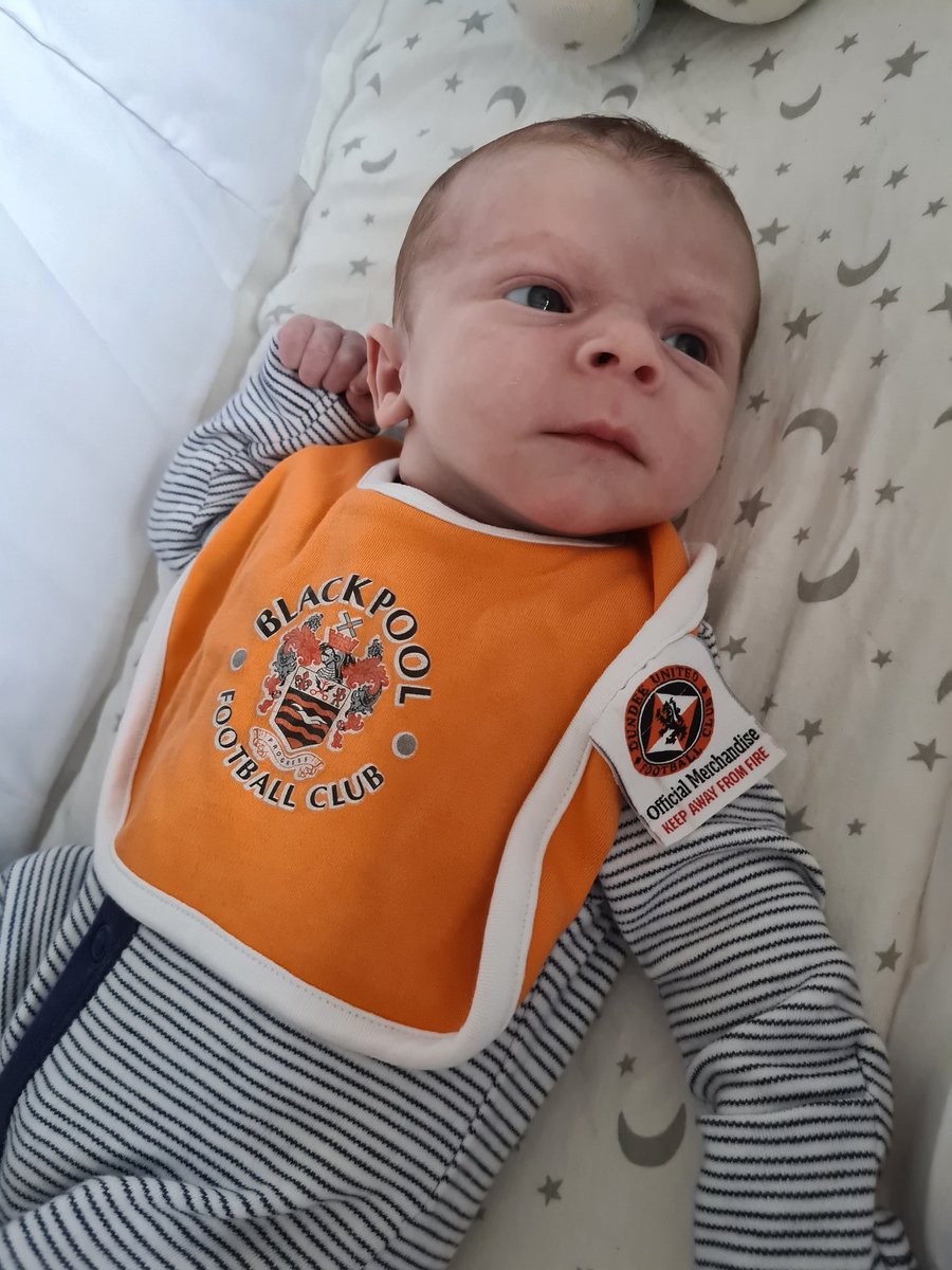 MarkAkky's tweet photo. @BlackpoolFC spot the problem with baby Finley's bib 🙈😂 at least its not Prest*n #UTMP #BackingBlackpool #oneloveoneteam https://t.co/6L3iik46E5