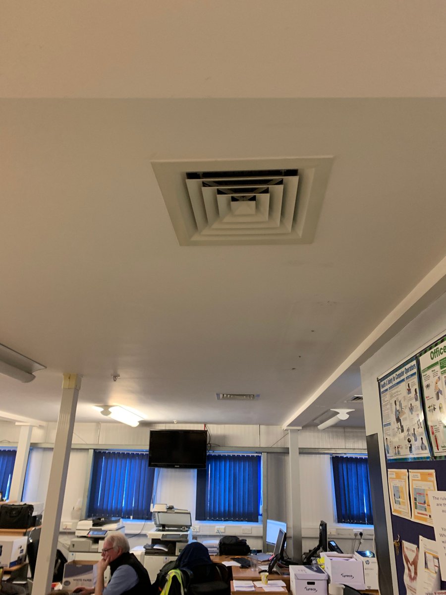 RemsSolutions's tweet photo. A recent air-conditioning maintenance we completed at a Liverpool based distribution centre. We advised the client to increase the frequency of their maintenance visits, to ensure the system remains in good working condition. 
#PlannedPreventativeMaintenance #AirConditioning https://t.co/RbnFv8vhNu
