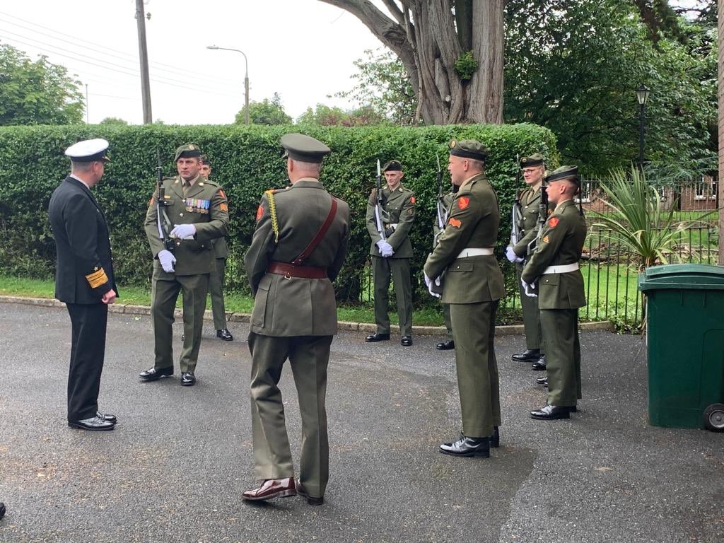 mark_mellett's tweet photo. 45yrs ago as a Cpl @dfreserve 5th Mot Sqd, I ambushed the 1st Arm Sqd near Westport! Proud with @goc_dftc, to meet the great troopers of today providing an Honour Guard for Minister Simon Coveney at #UNTSI where he engaged with the Gen Staff & Sec Gen on his future plans & policy https://t.co/KLWZ2A8UWB