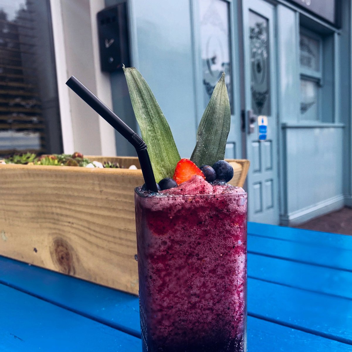 marinehotelni's tweet photo. Sips at the seaside πΈππ» colourful and wonderful. Blueberry Parmaviolet Daiquiri #anotherplease #cocktaildates https://t.co/RtyjrfETMA