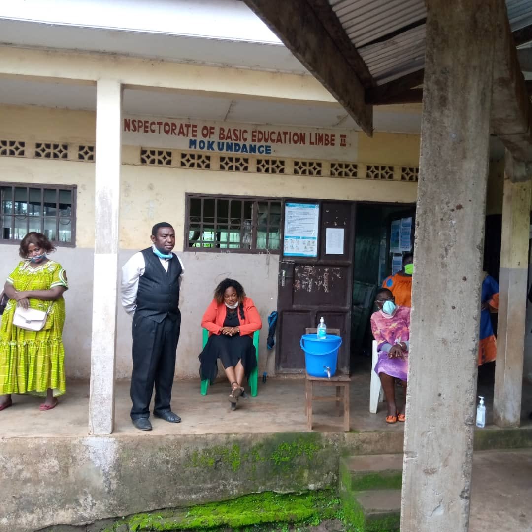 UBChemAlumni's tweet photo. Distribution exercise - 07.07.2020

Pleased to share our distribution exercise in Limbe II subdivision was a great success. The excitement and interest in the gesture was quite visible.

The Divisional Officer (DO) was represented by the Assistant DO, who accompanied the team. https://t.co/lC7i4Ngekh