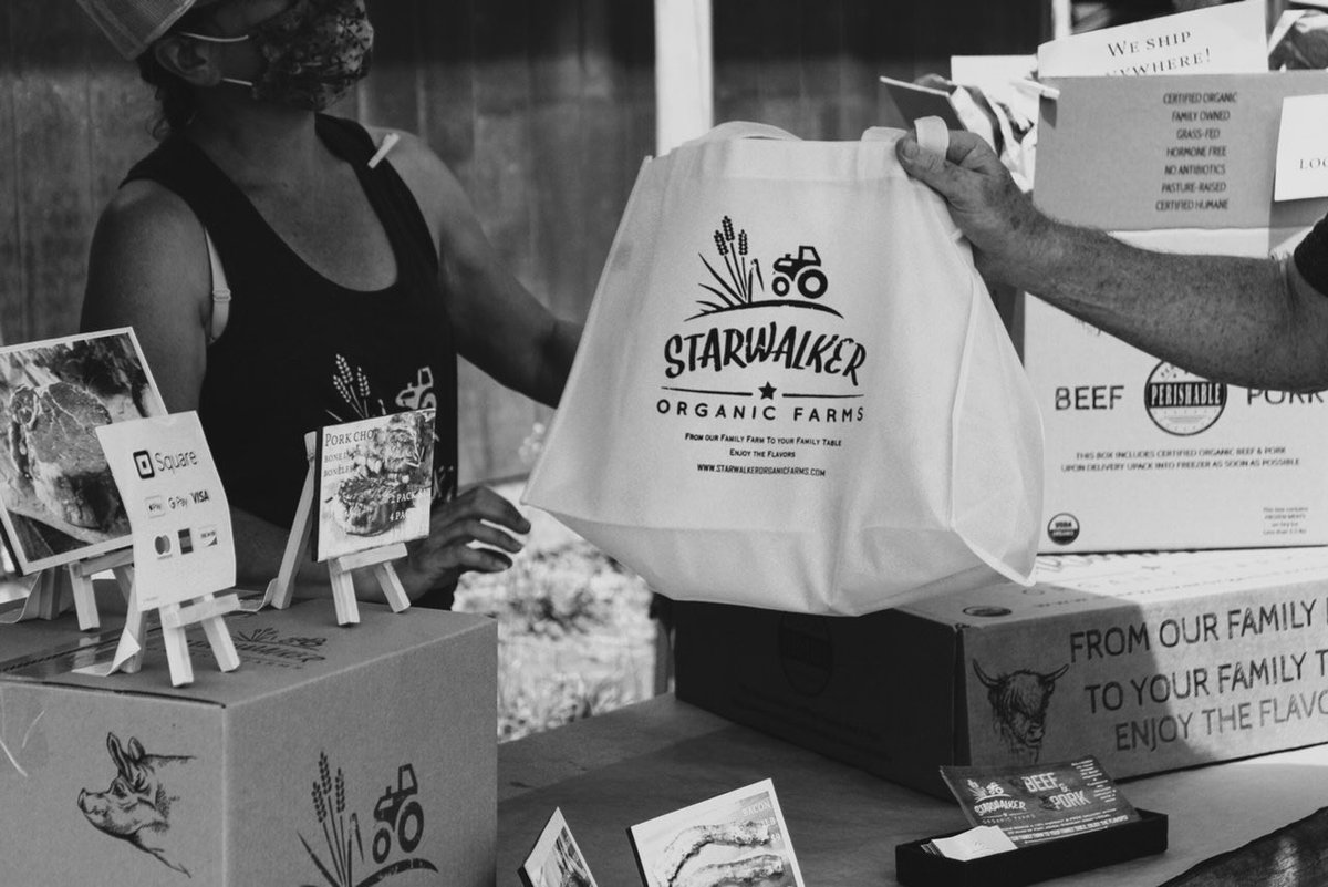 StarwalkerFarms's tweet photo. Farmers Market today 🥓🥩🌱 #farmersmarket #starwalkerorganicfarms #organic https://t.co/HdNs2OSIQ1