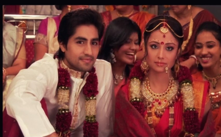 Handsome groom and beautiful bride #HarshadChopda  #TereLiye #AnupriyaKapoor #TereLiyeOnHotstar #Bepannaah