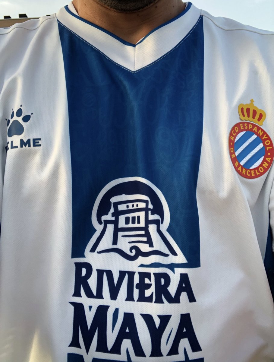 bcnblanquiazul's tweet photo. Nunca he estado tan orgulloso de ponerme esta camiseta y pasear este escudo. Y mira que es contradictorio. Somos así. #rcde #desde1900 #diadelorgulloperico https://t.co/iPMgqWjGT2