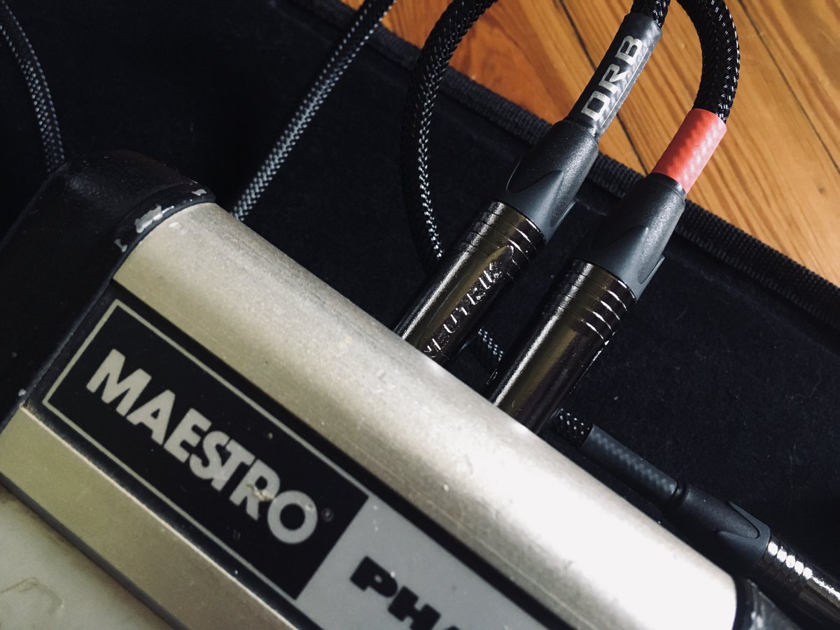 GEORGE_PDP's tweet photo. I got a new effect pedal.
And then I got a new cable for it
from Japanese cable company, ORB !!
Thank you very much, ORB !!
Now, I have many pedals on my board for PDP gigs.
#ORB #ORBcable https://t.co/v7tplDSQVc