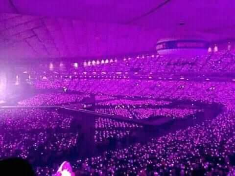 Estrell50002931's tweet photo. "Una vez que entras en el fandom, nunca tienes que caminar solo."

-Kim Namjoon a Army's

Feliz 7° aniversario 💜.
#ARMYDAY  #Happy7thBirthdayARMY @BTS_twt https://t.co/09vDjvMAKt