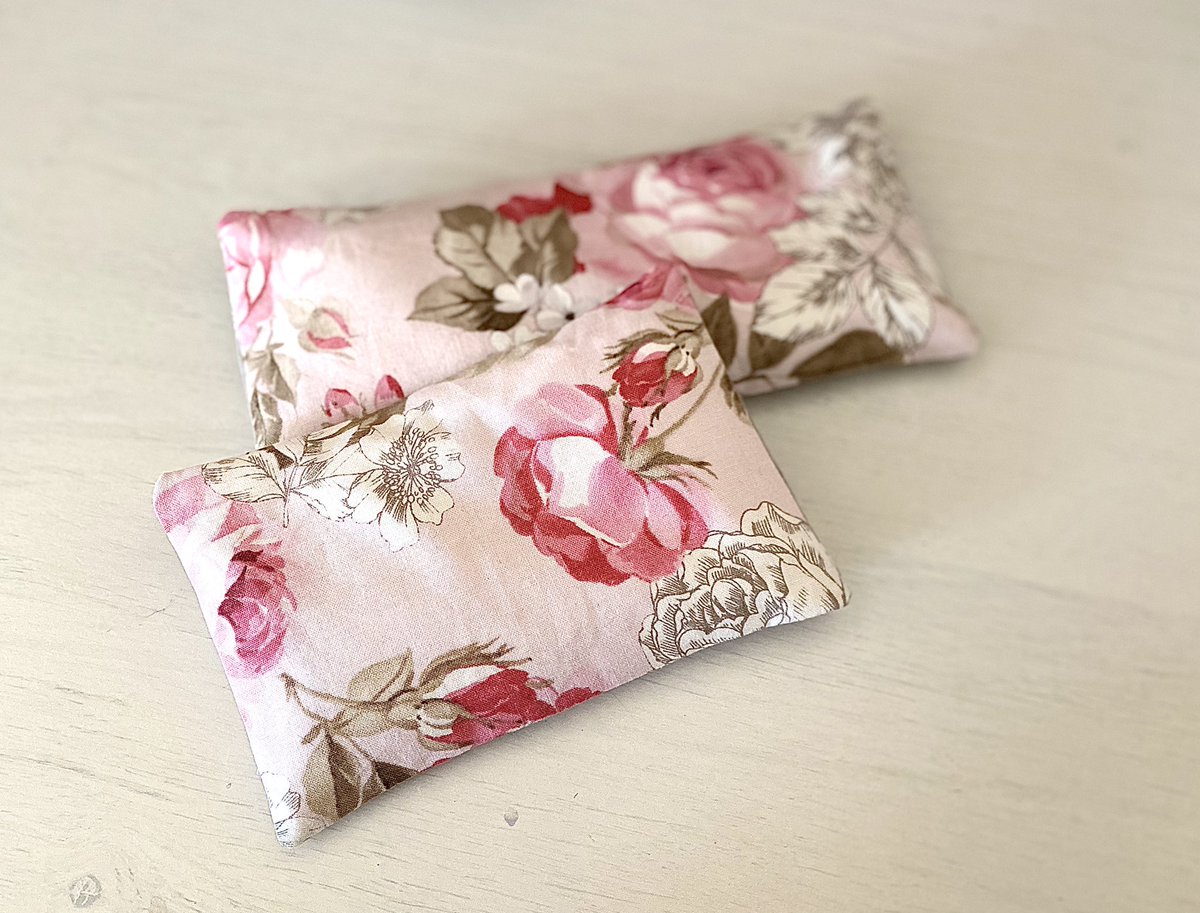 Dandelionandcl1's tweet photo. Over 20 designs to pick from for our #kidsyoga #eyepillows
Ideal for #relaxation #meditation #mindfullness #yoga
Sold individually, trios, multipacks and wholesale
https://t.co/AIX9g13fZw
#HandmadeHour #SmallBusiness #shopindie #mommyandme #mommyandmeyoga #giftideas https://t.co/yk7gQHlC0m